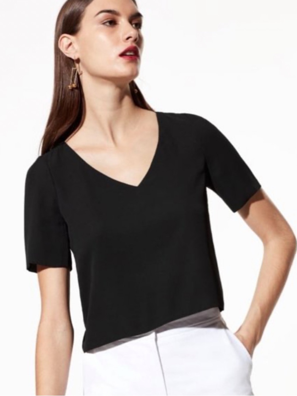 Babaton Black V-Neck Short Sleeve Top